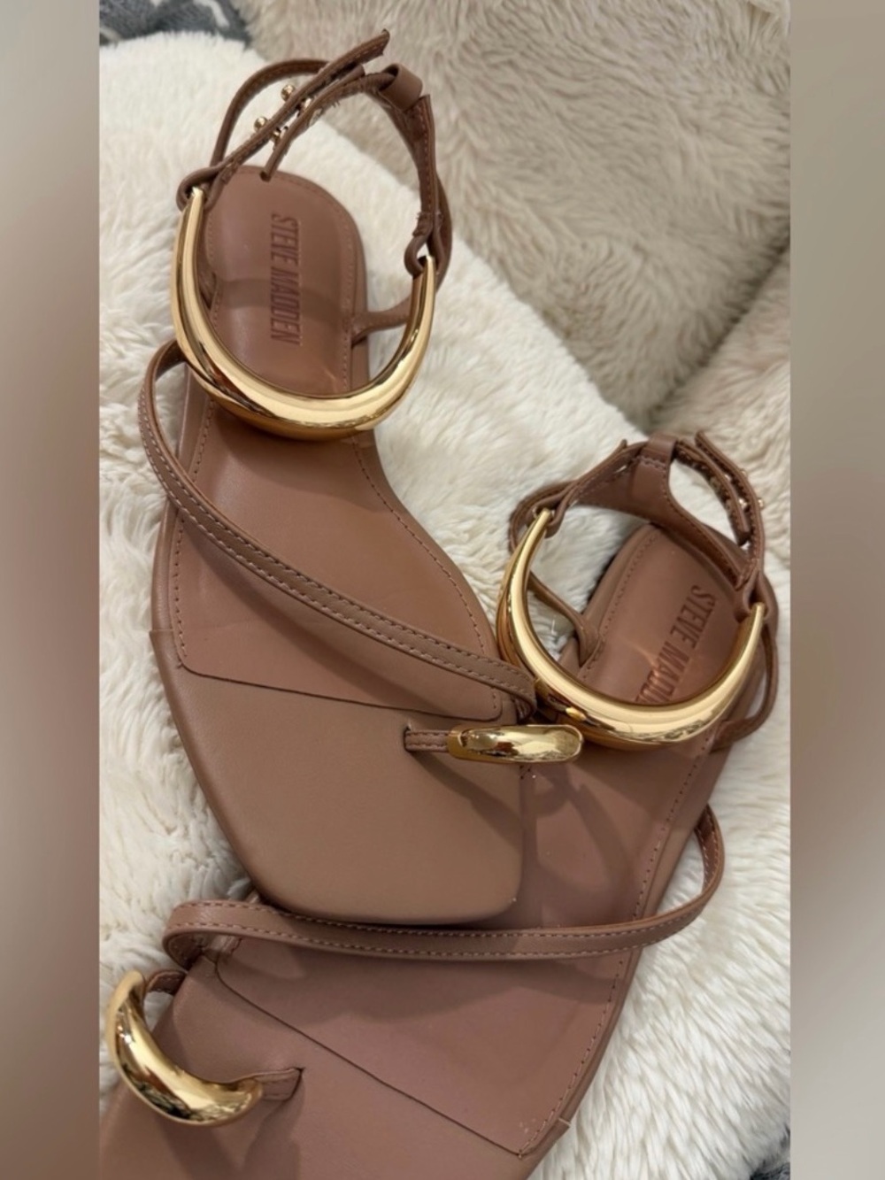 Steve Madden Brown Leather T-Strap Sandals with Gold Accent
